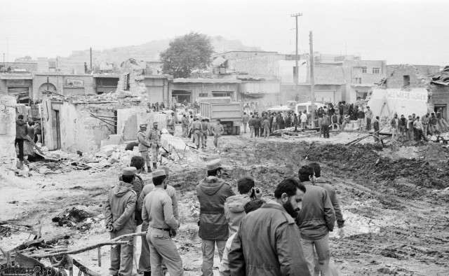 حمله هوایی و موشکی عراق به شهرهای ایلام و خرم آباد و خرمشهر و آبادان